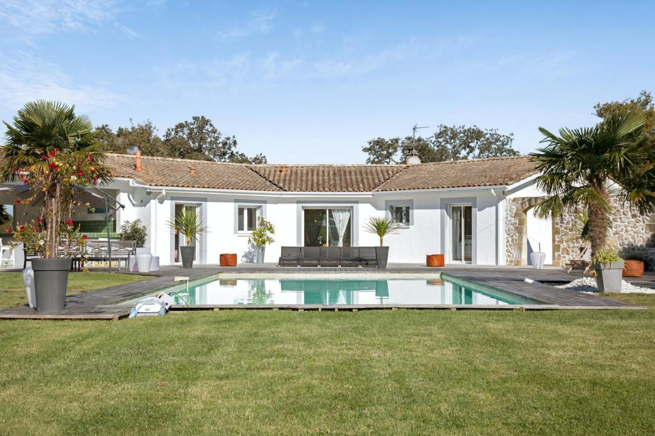 Villa Charmante A Saint-Germain-D'Esteuil Avec Piscine Privee Экстерьер фото