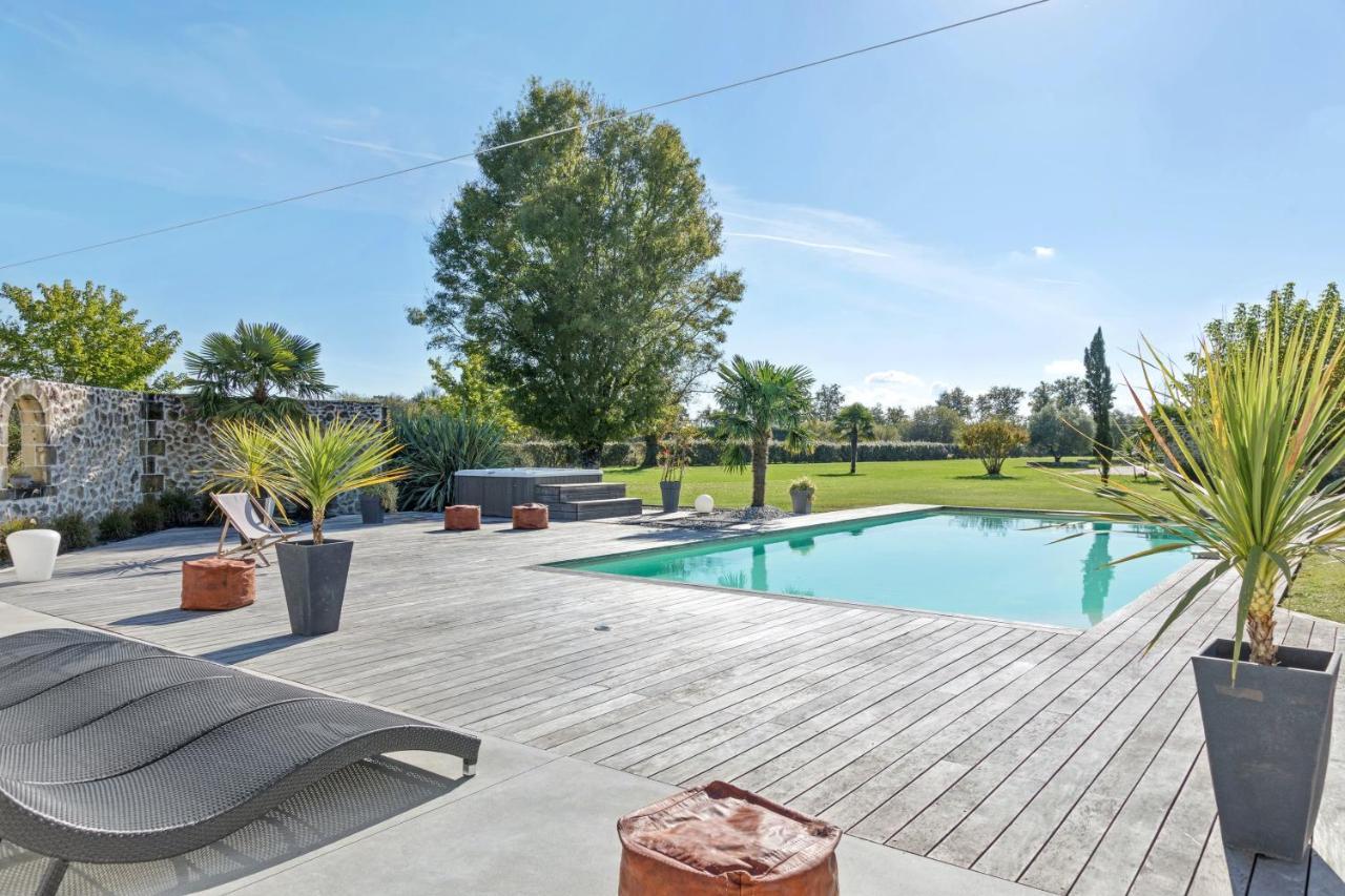 Villa Charmante A Saint-Germain-D'Esteuil Avec Piscine Privee Экстерьер фото