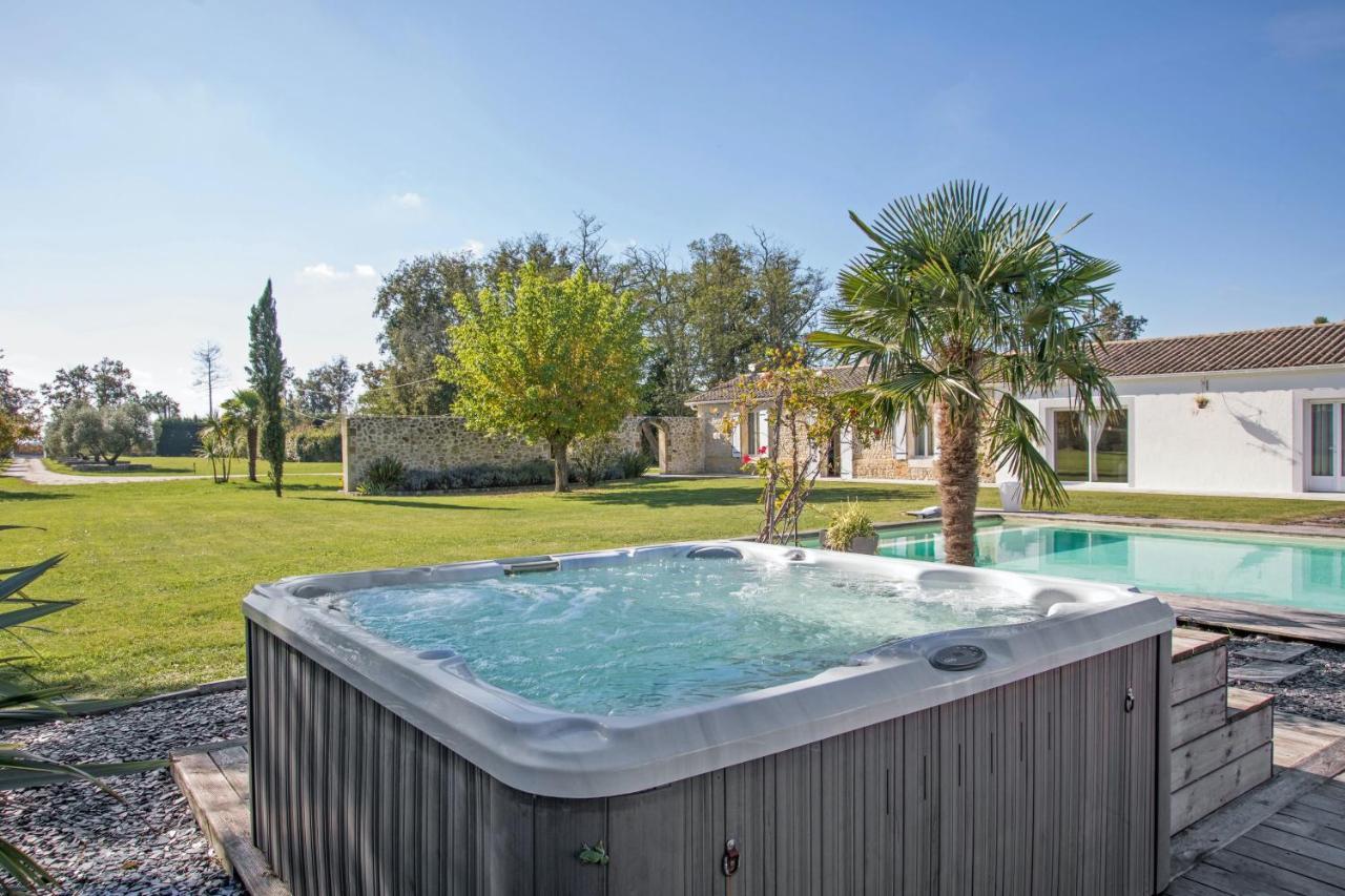 Villa Charmante A Saint-Germain-D'Esteuil Avec Piscine Privee Экстерьер фото